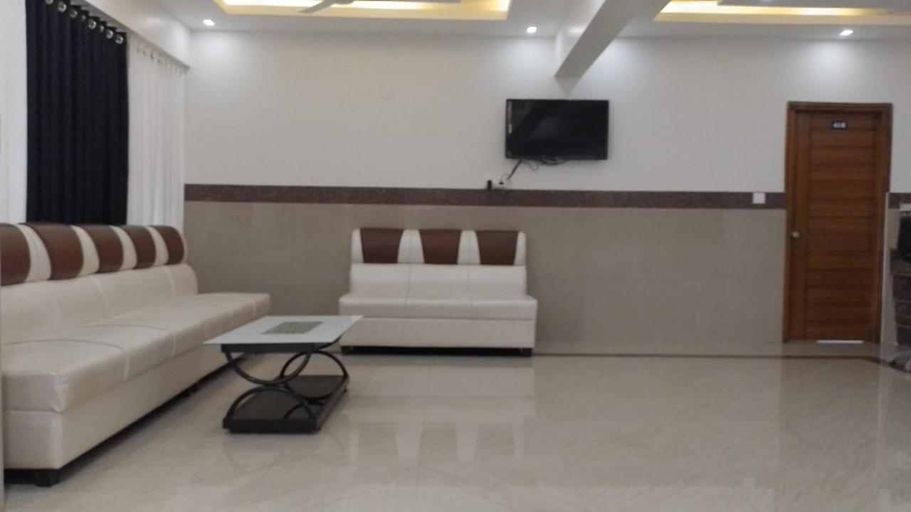 Dwarka Lodging & Boarding Mulki Exterior photo